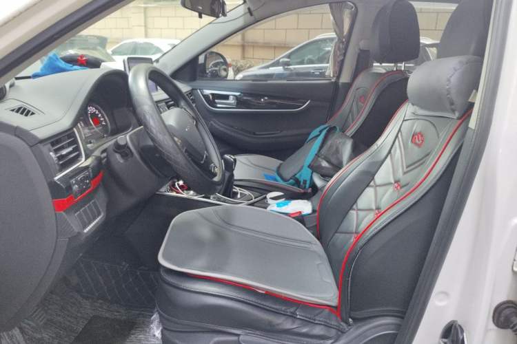 Used FORTHING T5L 2020 Restyled 1.8T Manual Comfort Version 7 Seats Left Front Seat