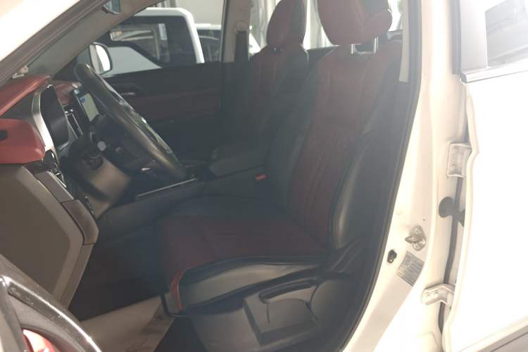 Used FORTHING T5L 2020 1.5T Automatic Luxury 7-Seater China VI Standard Left Front Seat