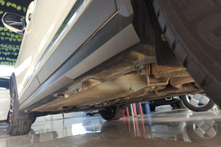 Used FORTHING T5L 2020 1.5T Automatic Luxury 7-Seater China VI Standard Left Side Sill