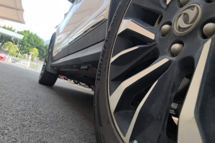 Used FORTHING T5L 2020 1.5T Automatic Luxury 7-Seater China VI Standard Left Side Sill