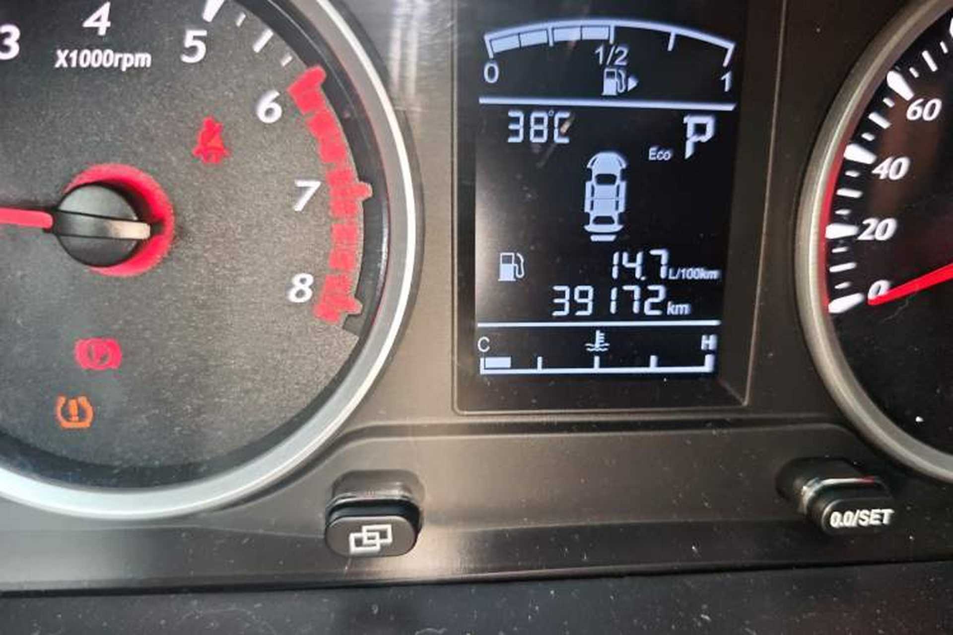 Used FORTHING T5L 2020 Revised 1.5T Automatic Luxury 7-Seater Odometer Close Up