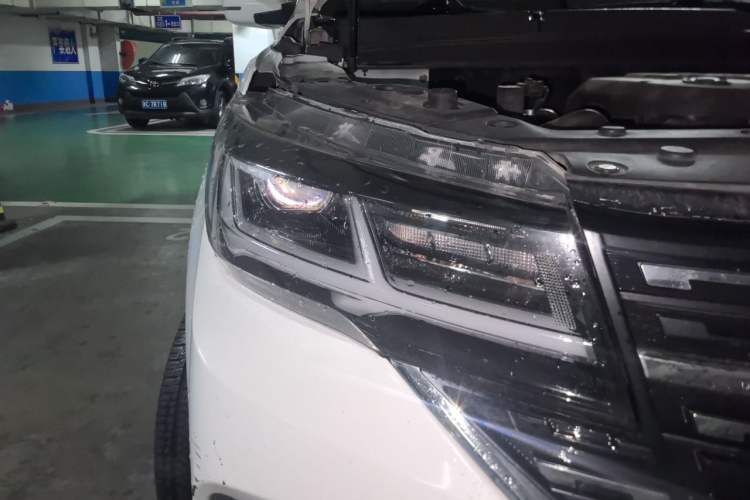 Used FORTHING T5L 2020 1.5T Automatic Luxury 7-Seater China VI Standard Right Front Headlight