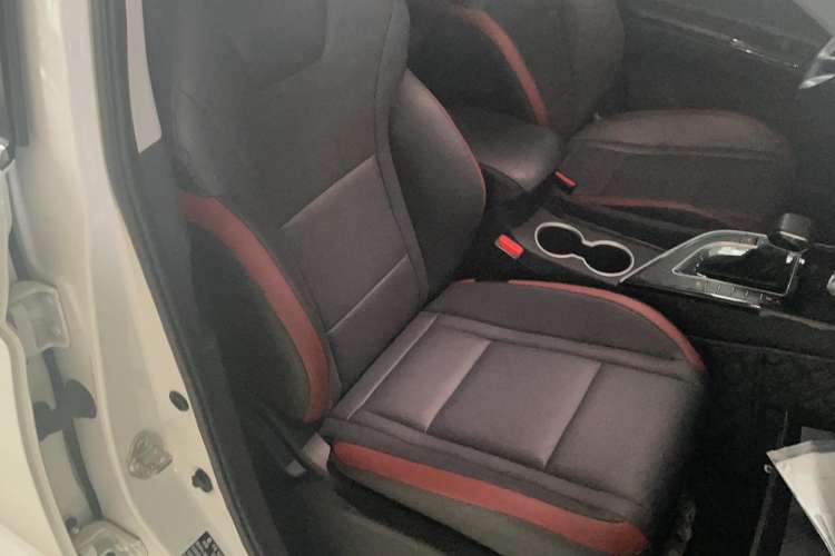 Used FORTHING T5L 2020 Revised 1.5T Automatic Luxury 7-Seater Right Front Seat