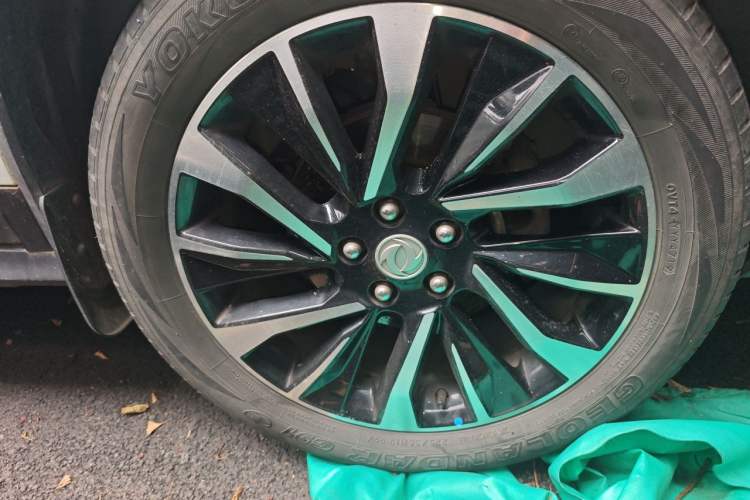 Used FORTHING T5L 2020 1.5T Automatic Luxury 7-Seater China VI Standard Right Front Wheel Hub