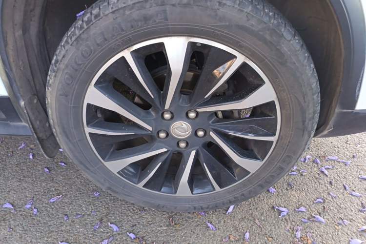 Used FORTHING T5L 2020 1.5T Automatic Luxury 7-Seater China VI Standard Right Front Wheel Hub