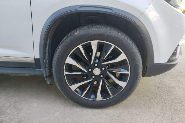 Used FORTHING T5L 2020 1.5T Automatic Luxury 7-Seater China VI Standard Right Front Wheel Hub