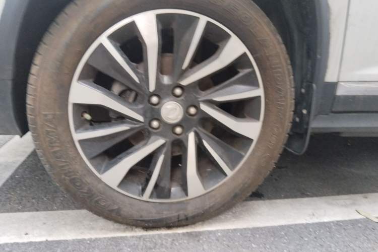 Used FORTHING T5L 2020 1.5T Automatic Luxury 7-Seater China VI Standard Right Front Wheel Hub