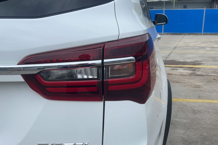 Used FORTHING T5L 2020 1.5T Automatic Luxury 7-Seater China VI Standard Right Rear Taillight
