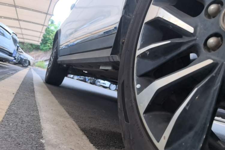 Used FORTHING T5L 2020 1.5T Automatic Luxury 7-Seater China VI Standard Right Side Sill