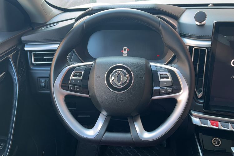 Used FORTHING T5L 2020 Revised 1.5T Automatic Luxury 7-Seater Steering Wheel