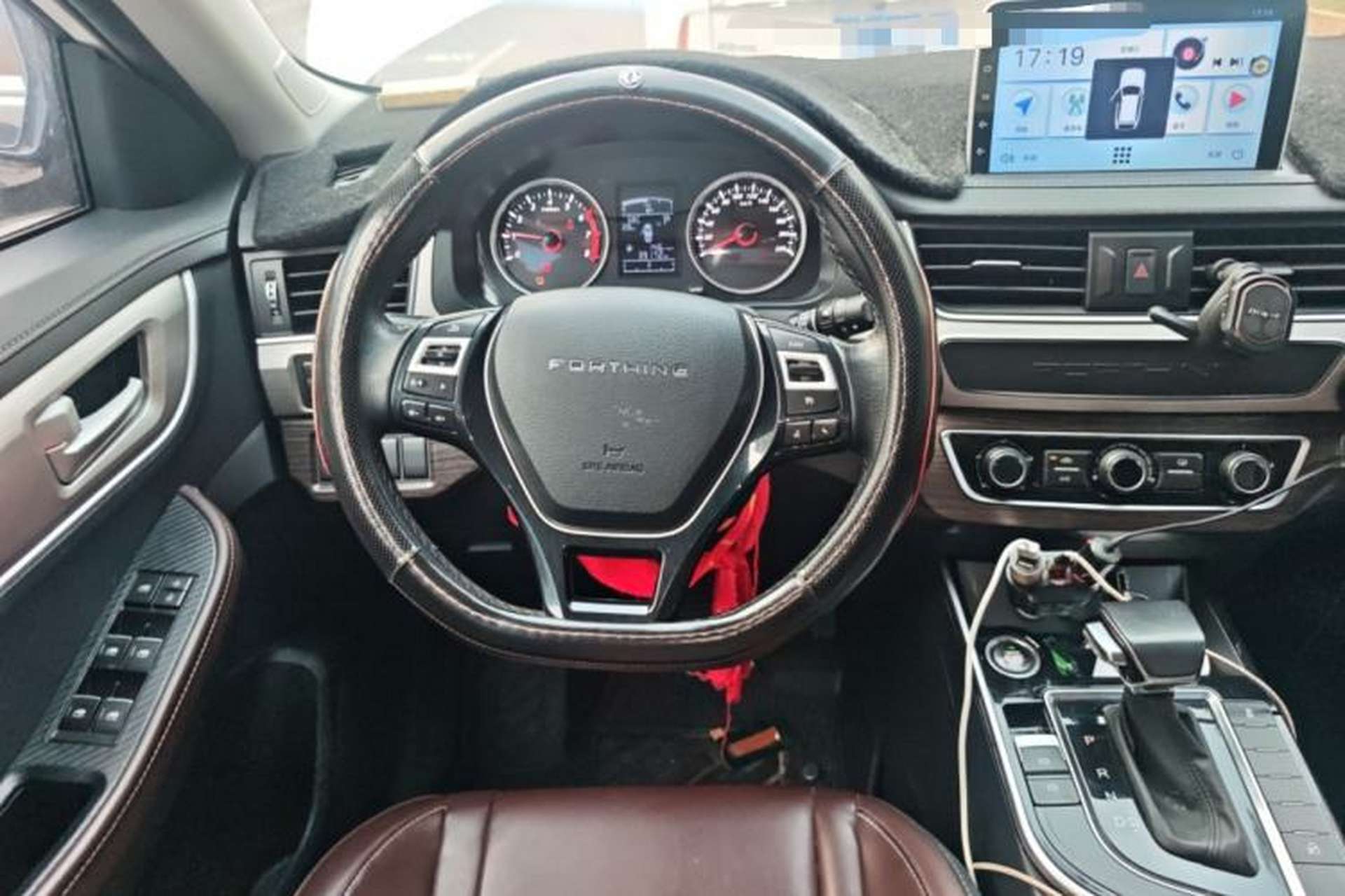 Used FORTHING T5L 2020 Revised 1.5T Automatic Luxury 7-Seater Steering Wheel