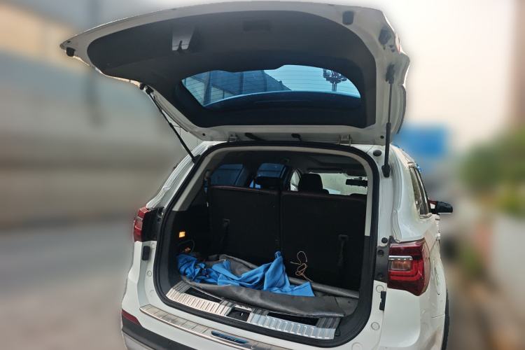 Used FORTHING T5L 2020 Revised 1.5T Automatic Luxury 7-Seater Trunk