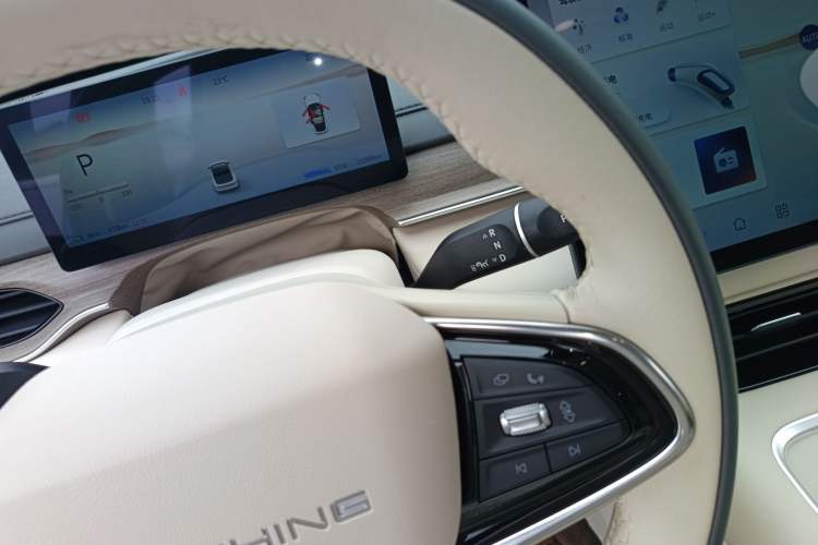 Used FORTHING Xinghai S7 2024 555 Luxury Edition Gear Lever