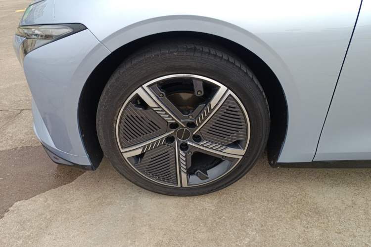 Used FORTHING Xinghai S7 2024 555 Luxury Edition Left Front Wheel Hub