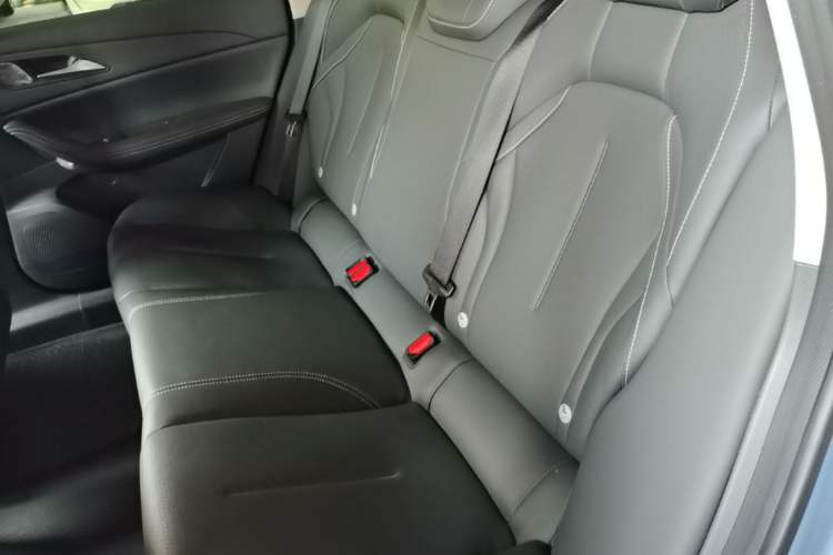 Used FORTHING Xinghai S7 2024 555 Enjoyment Edition Left Rear Seat