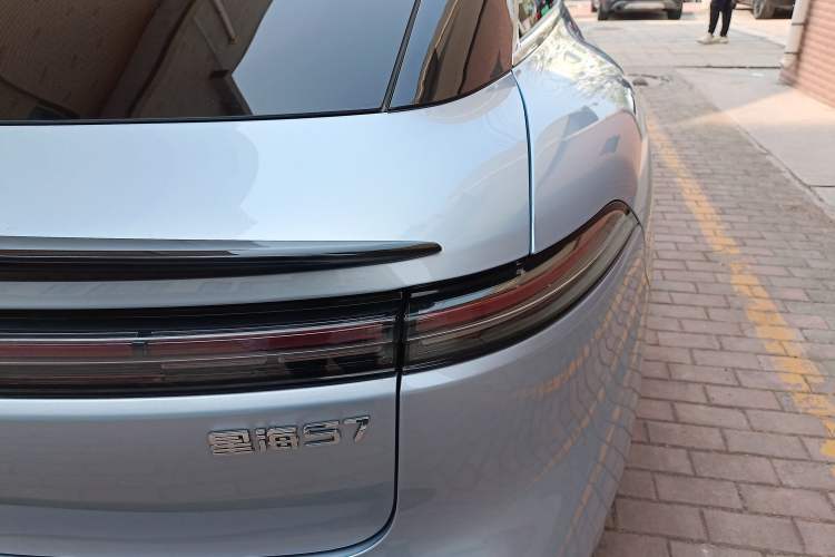 Used FORTHING Xinghai S7 2024 555 Luxury Edition Right Rear Taillight