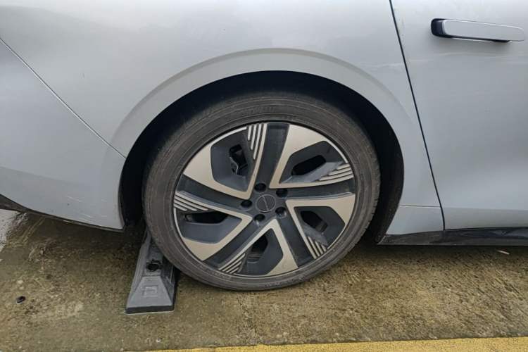 Used FORTHING Xinghai S7 2024 650 Supreme Edition Right Rear Wheel Hub