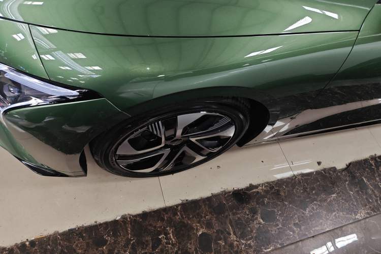 Used FORTHING Xinghai S7 2024 555 Luxury Edition Left Front Wheel Hub