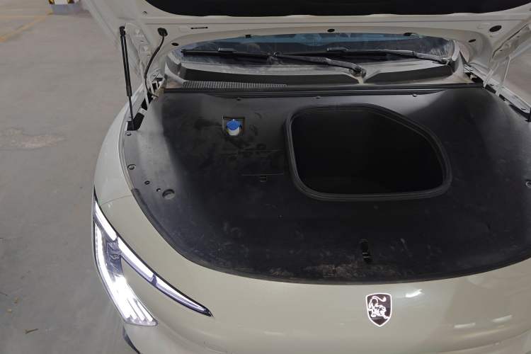 Used FORTHING Xinghai S7 2024 555 Luxury Edition Engine Bay Right