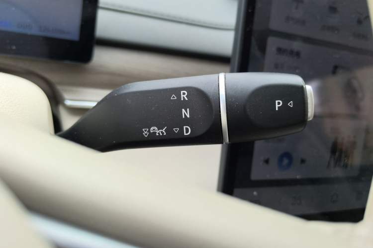 Used FORTHING Xinghai S7 2024 555 Enjoyment Edition Gear Lever