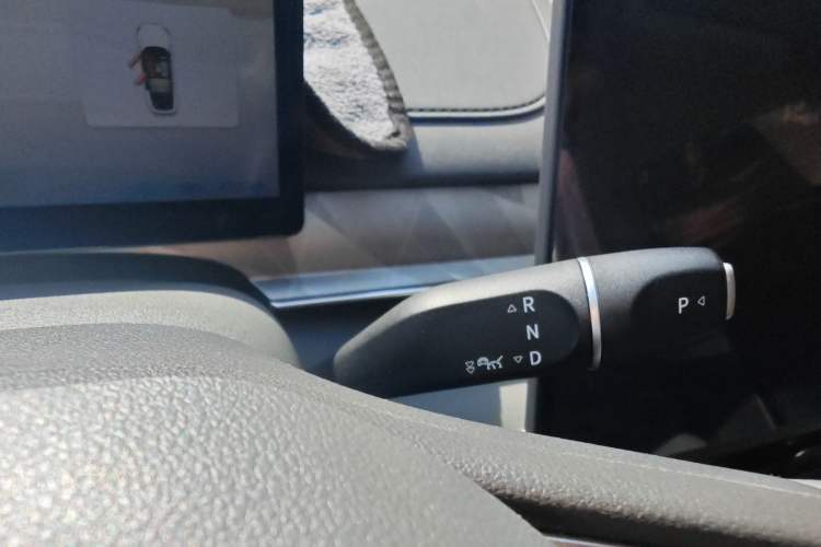 Used FORTHING Xinghai S7 2024 555 Enjoyment Edition Gear Lever