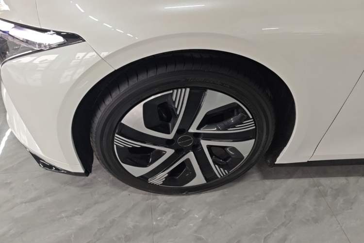 Used FORTHING Xinghai S7 2024 555 Co-Creation Edition Left Front Wheel Hub
