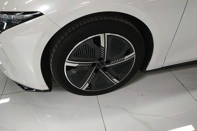 Used FORTHING Xinghai S7 2024 555 Luxury Edition Left Front Wheel Hub