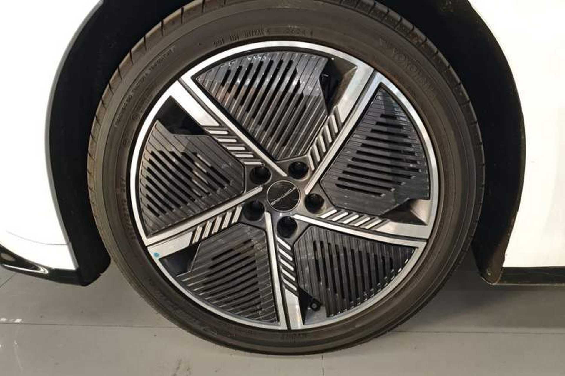 Used FORTHING Xinghai S7 2024 555 Luxury Edition Left Front Wheel Hub