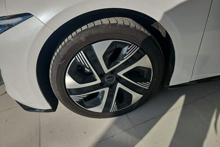 Used FORTHING Xinghai S7 2024 650 Supreme Edition Left Front Wheel Hub