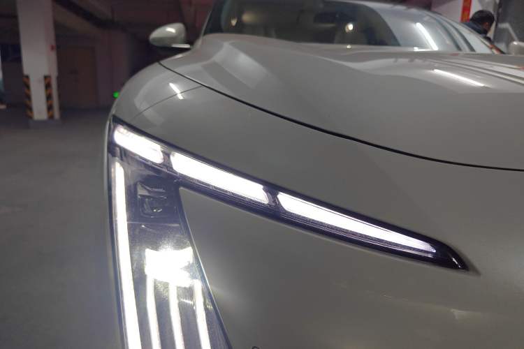Used FORTHING Xinghai S7 2024 555 Luxury Edition Right Front Headlight