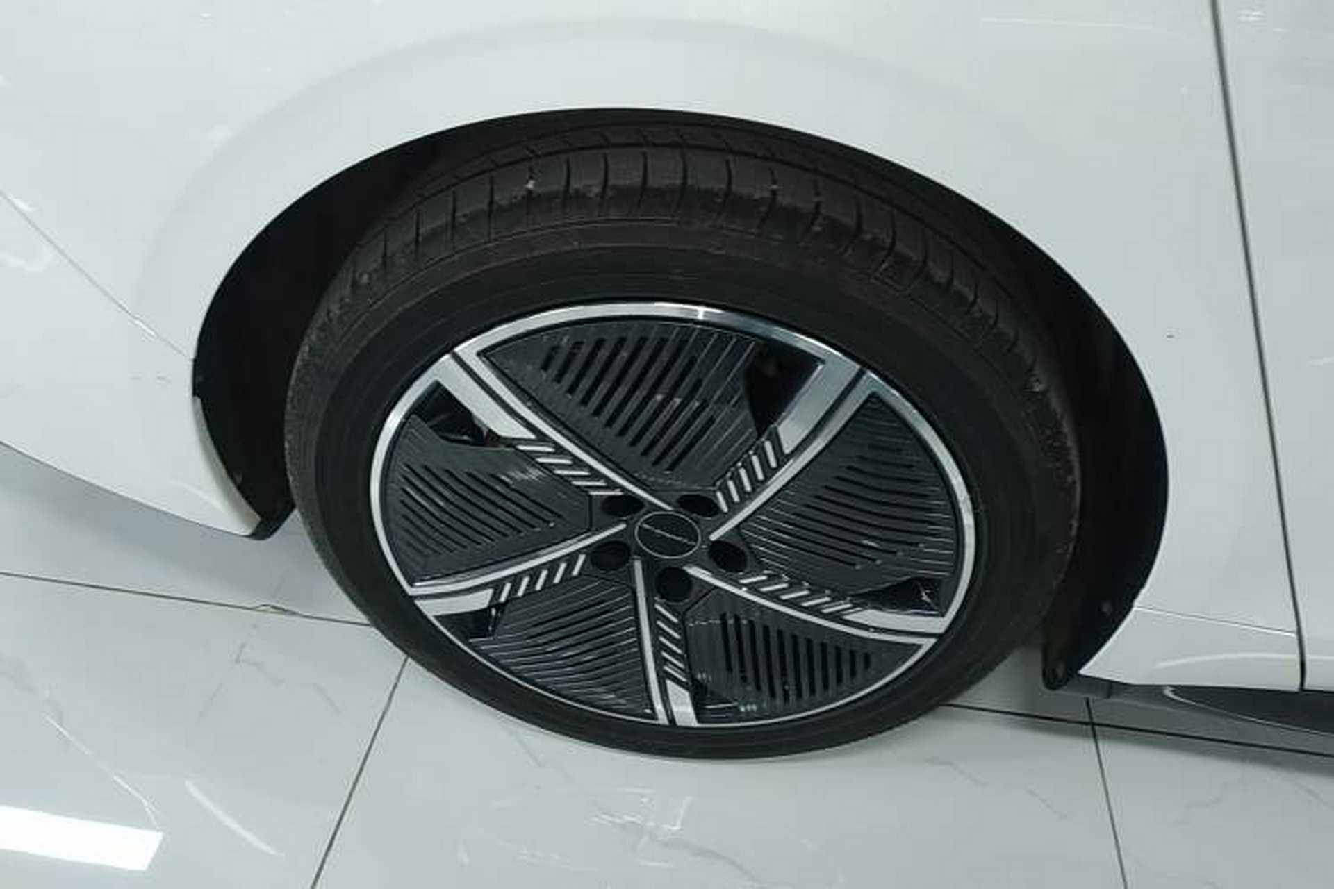 Used FORTHING Xinghai S7 2024 555 Luxury Edition Right Rear Wheel Hub