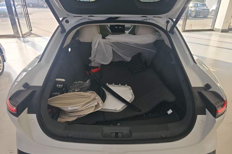 Used FORTHING Xinghai S7 2024 650 Supreme Edition Trunk