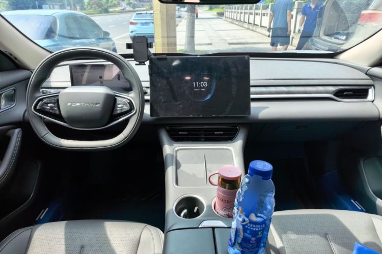 Used FORTHING Xinghai S7 2025 Model, 555 Star Creation Edition Center Console
