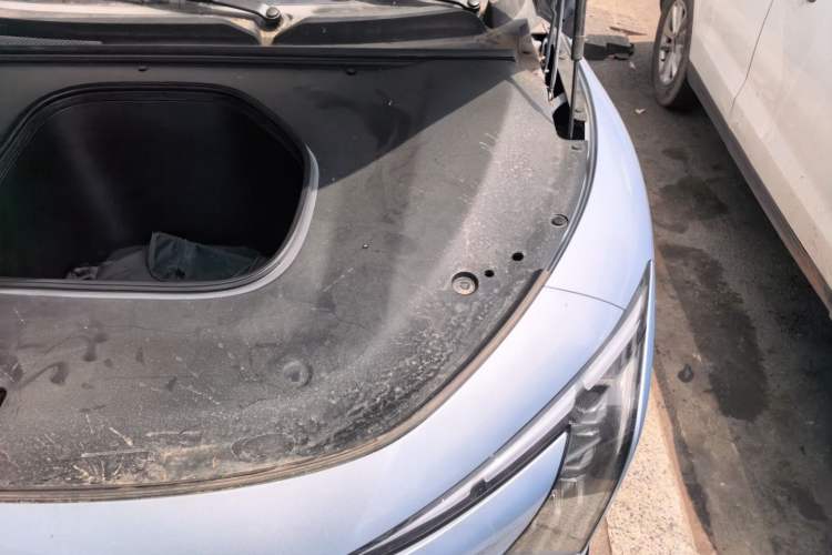 Used FORTHING Xinghai S7 2025 Model, 555 Star Creation Edition Engine Bay Left