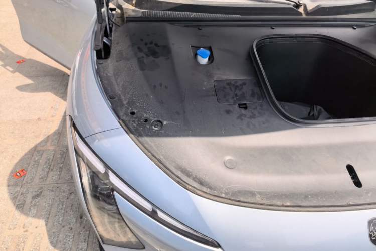 Used FORTHING Xinghai S7 2025 Model, 555 Star Creation Edition Engine Bay Right