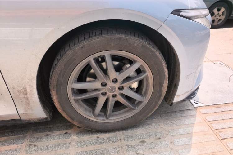Used FORTHING Xinghai S7 2025 Model, 555 Star Creation Edition Right Front Wheel Hub