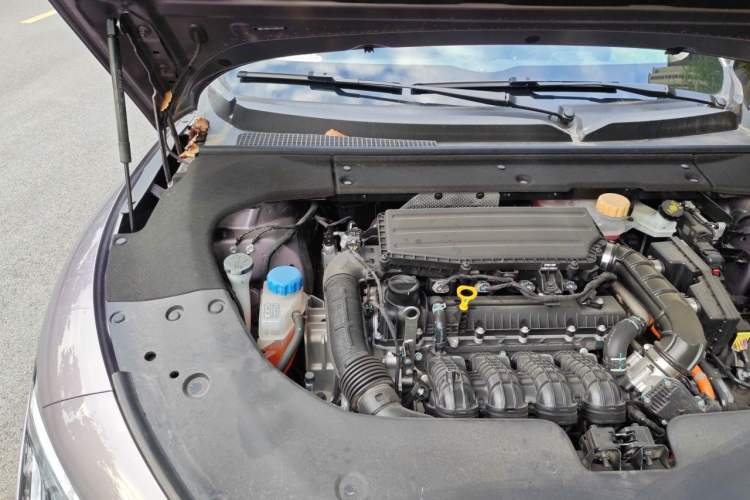 Used FORTHING Xinghai S7 2025 Model, 235 Range-Extended Executive Edition Engine Bay Right