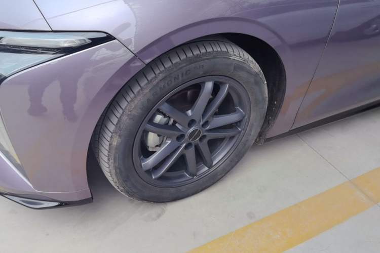 Used FORTHING Xinghai S7 2025 Model, 555 Star Creation Edition Left Front Wheel Hub