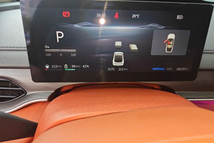 Used FORTHING Xinghai S7 2025 235 Range-Extended Luxury Edition Odometer Close Up