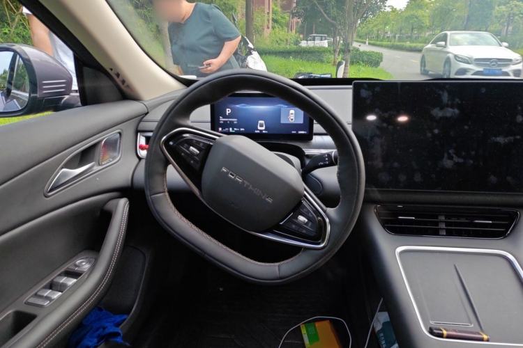 Used FORTHING Xinghai S7 2025 Model, 235 Range-Extended Executive Edition Steering Wheel