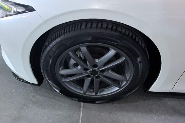Used FORTHING Xinghai S7 2025 Model, 555 Star Creation Edition Left Front Wheel Hub