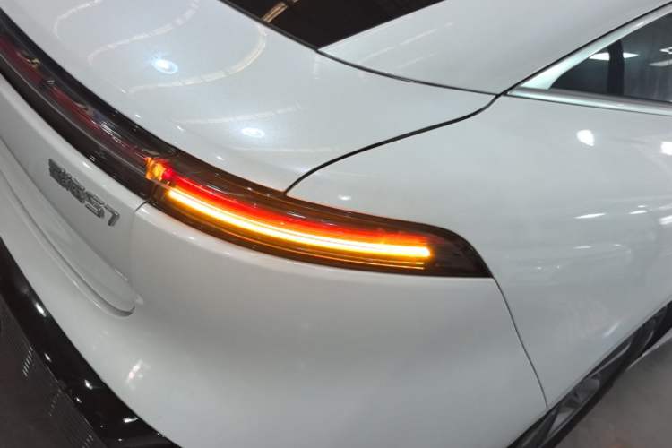 Used FORTHING Xinghai S7 2025 Model, 555 Star Creation Edition Right Rear Taillight