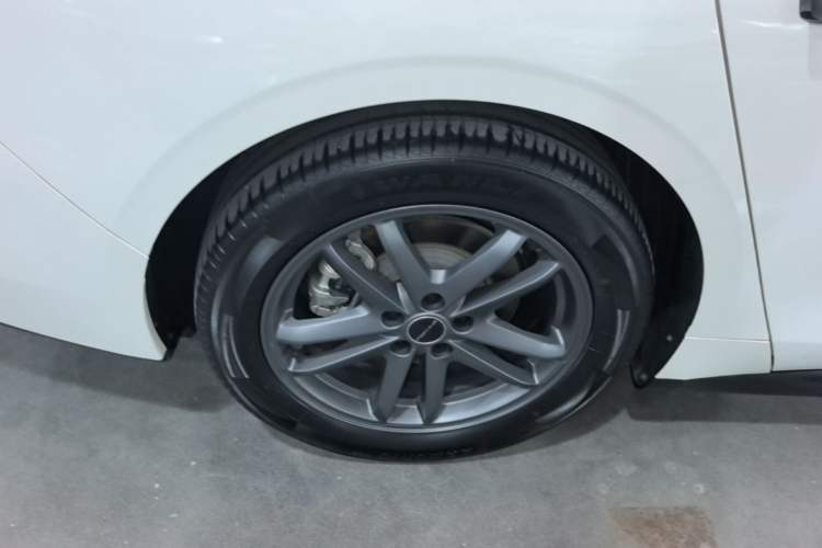 Used FORTHING Xinghai S7 2025 Model, 555 Star Creation Edition Right Rear Wheel Hub