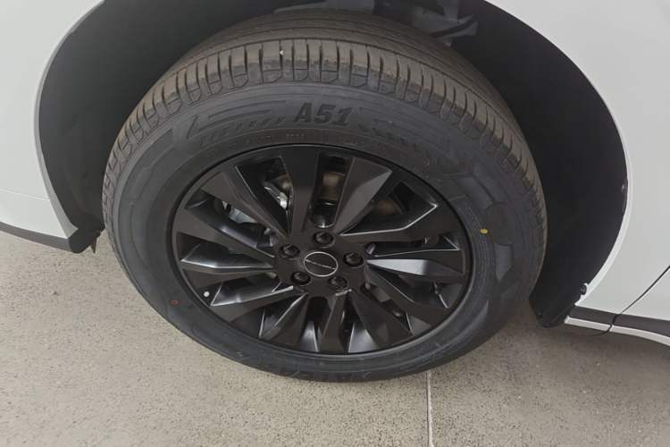 Used FORTHING Xinghai T5 2026 Model 530km Prestige Edition Left Front Wheel Hub