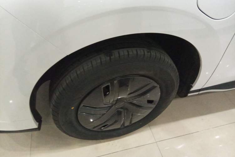 Used FORTHING Xinghai T5 2026 Model 530km Enjoyment Edition Left Front Wheel Hub