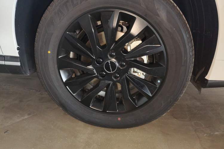 Used FORTHING Xinghai T5 2026 Model 530km Prestige Edition Right Front Wheel Hub