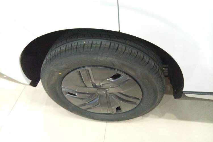Used FORTHING Xinghai T5 2026 Model 530km Enjoyment Edition Right Rear Wheel Hub