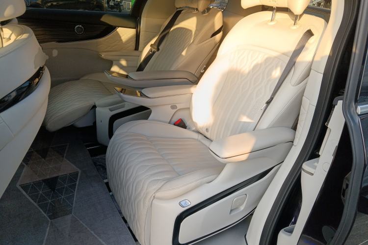 Used FORTHING Xinghai V9 2024 1.5TD 200km Qingyunti Series Premium Version Left Rear Seat
