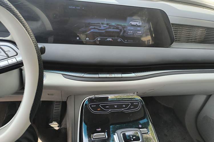Used FORTHING Xinghai V9 2024 1.5TD 200km Chinese Knot Series Luxury Version Audio And AC Panel