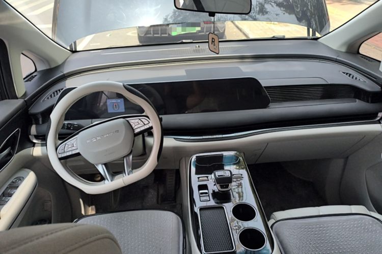 Used FORTHING Xinghai V9 2024 1.5TD 200km Chinese Knot Series Luxury Version Center Console